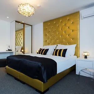 B Gold Luxury Couette-café Split